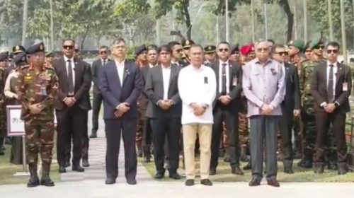 বনানীতে শহীদদের প্রতি রাষ্ট্রপতি ও প্রধানমন্ত্রীর শ্রদ্ধা