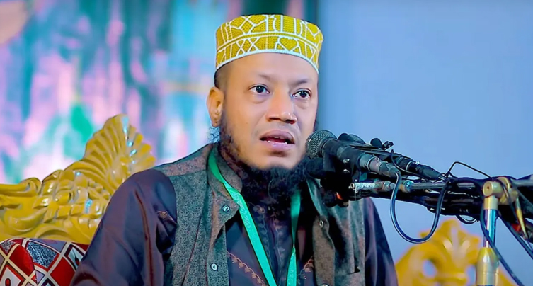 কয়েকদিন ধরে স্বপ্নের উপরে কেবল বালিচাপা পড়তেই দেখছি