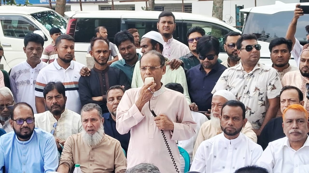 টঙ্গীবাড়ীতে সাংসদ আব্দুস সালাম আজাদের ঈদ পরবর্তী শুভেচ্ছা বিনিময়