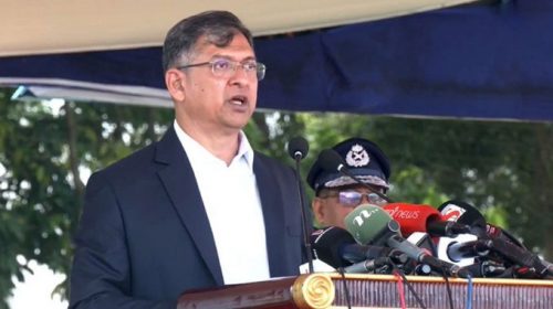 বর্তমান পোশাকে পুলিশ সদস্যরা সন্তুষ্ট নয়: স্বরাষ্ট্রমন্ত্রী