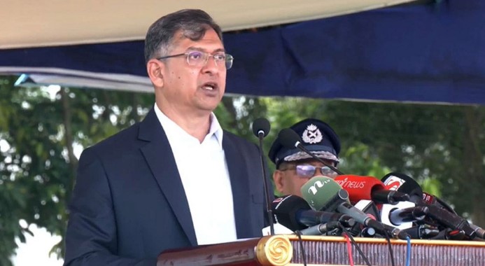 বর্তমান পোশাকে পুলিশ সদস্যরা সন্তুষ্ট নয়: স্বরাষ্ট্রমন্ত্রী