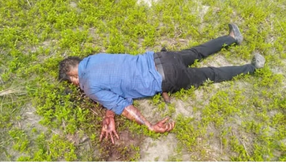 সাভারে যুবককে গলা কেটে নৃশংস হত্যা, যাদুরচর থেকে মরদেহ উদ্ধার