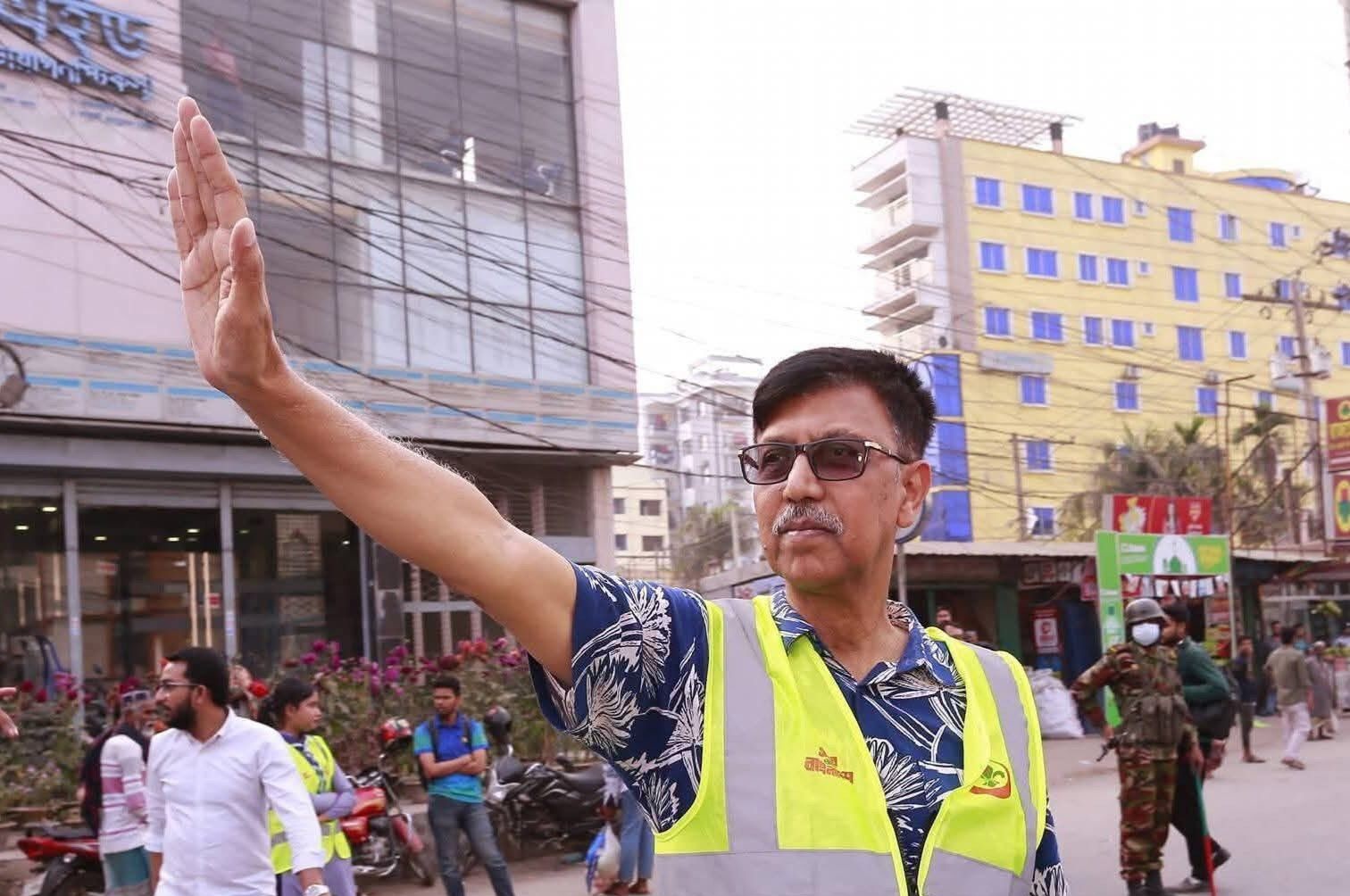 সাভারের সড়কগুলোতে যানজট নিরসনে এমপি সালাউদ্দিন বাবুর ব্যতিক্রমী উদ্যোগ