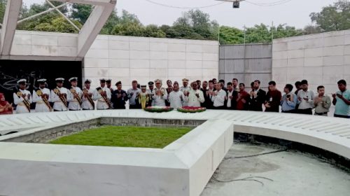 জিয়াউর রহমান ও খালেদা জিয়ার কবরে স্পিকার-ডেপুটি স্পিকারের শ্রদ্ধা