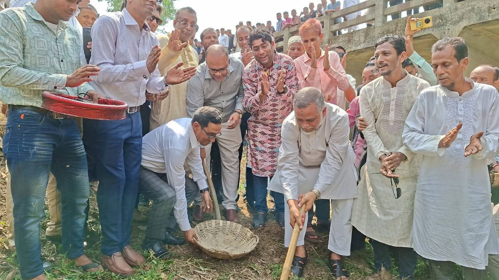 ‎চুনারুঘাটে বুচিনালা খাল পুনঃখনন কার্যক্রম উদ্বোধন করেন জাতীয় সংসদের হুইপ জি কে গউছ