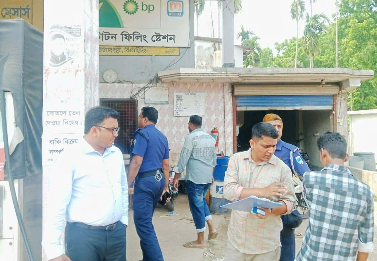 কোটচাঁদপুরে সড়ক পরিবহন আইনে ভ্রাম্যমাণ আদালতের অভিযান: ৬ মোটরসাইকেল আরোহীকে জরিমানা