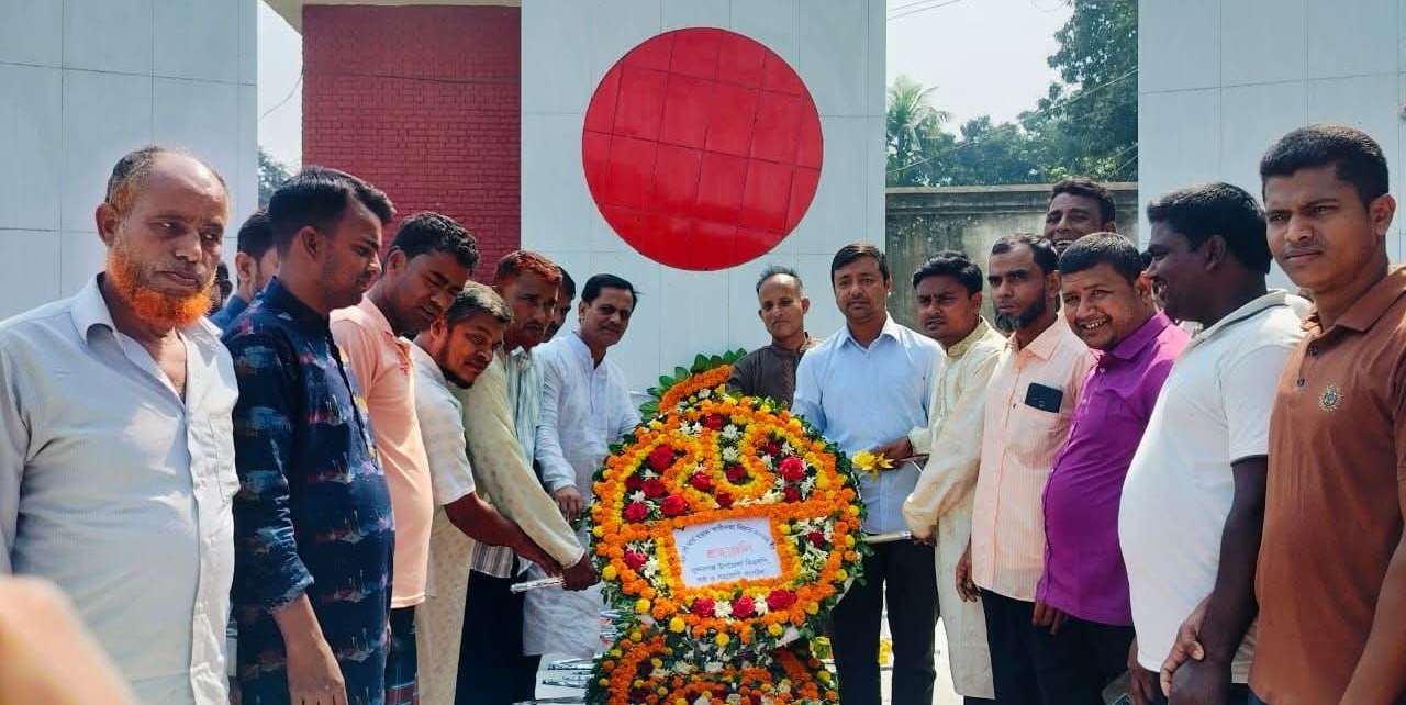 সুন্দরগঞ্জে মহান স্বাধীনতা ও জাতীয় দিবসে বিএনপির শ্রদ্ধা নিবেদন