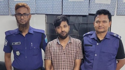 সাভারে বিদেশী পিস্তলসহ দুর্ধর্ষ সন্ত্রাসী মারুফ গ্রেফতার