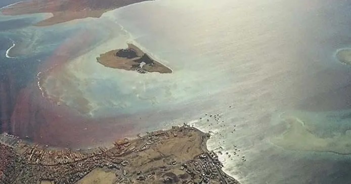 হরমুজ খুললেও পারমাণবিক কর্মসূচি বন্ধ করবে না ইরান