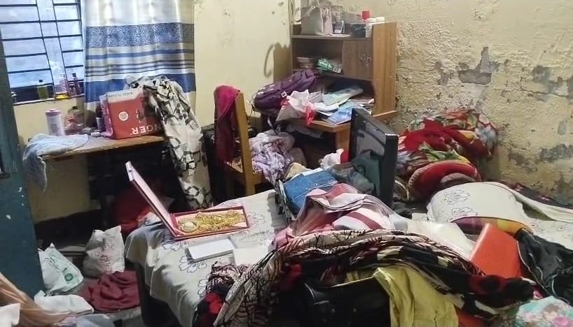 লক্ষ্মীপুরে গৃহবধূকে কুপিয়ে জখমের পর বাড়িতে হামলা-লুটপাট