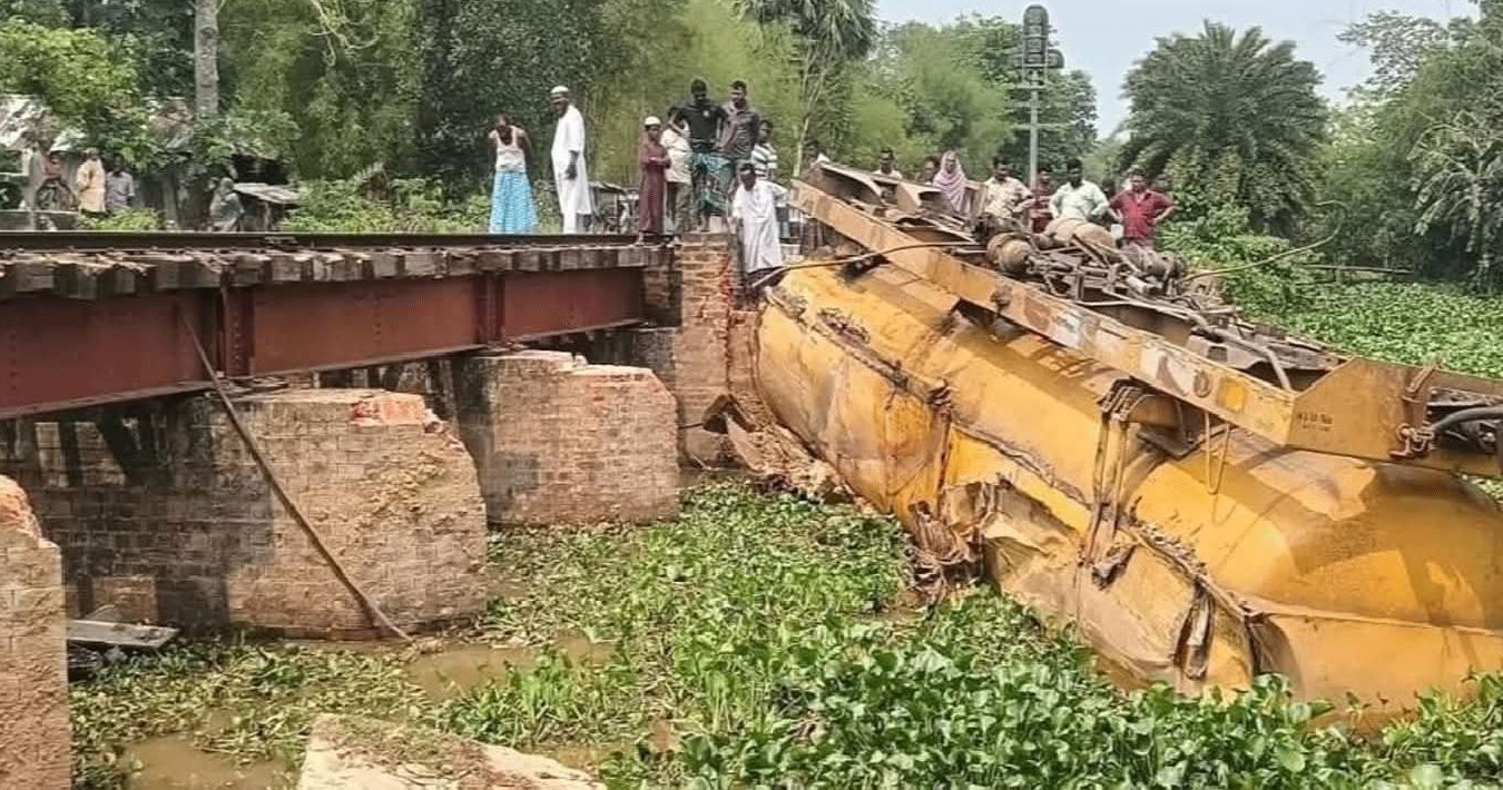 ‎মাধবপুর মনতলায় ট্রেন লাইনচ্যুত ১৮ ঘণ্টা পর সচল হচ্ছে সিলেট রেলপথ