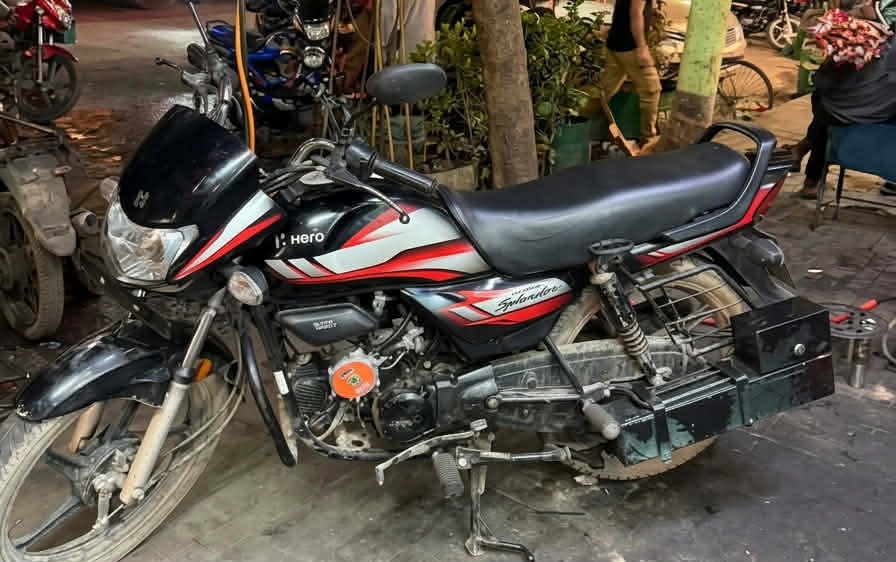 গাইবান্ধায় পেট্রোল সংকটে এলপিজি কনভার্টর কিট ব্যবহার করছে বাইকাররা