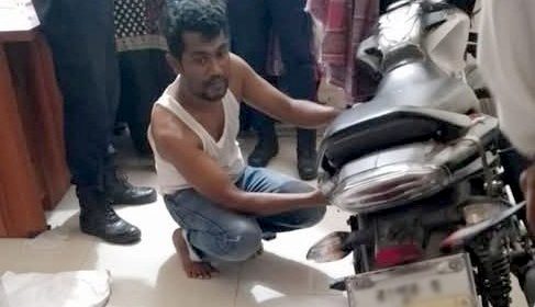 সুন্দরগঞ্জে কালোবাজারে তেল বিক্রির দায়ে মাদ্রাসা শিক্ষককে ৫ হাজার টাকা জরিমানা