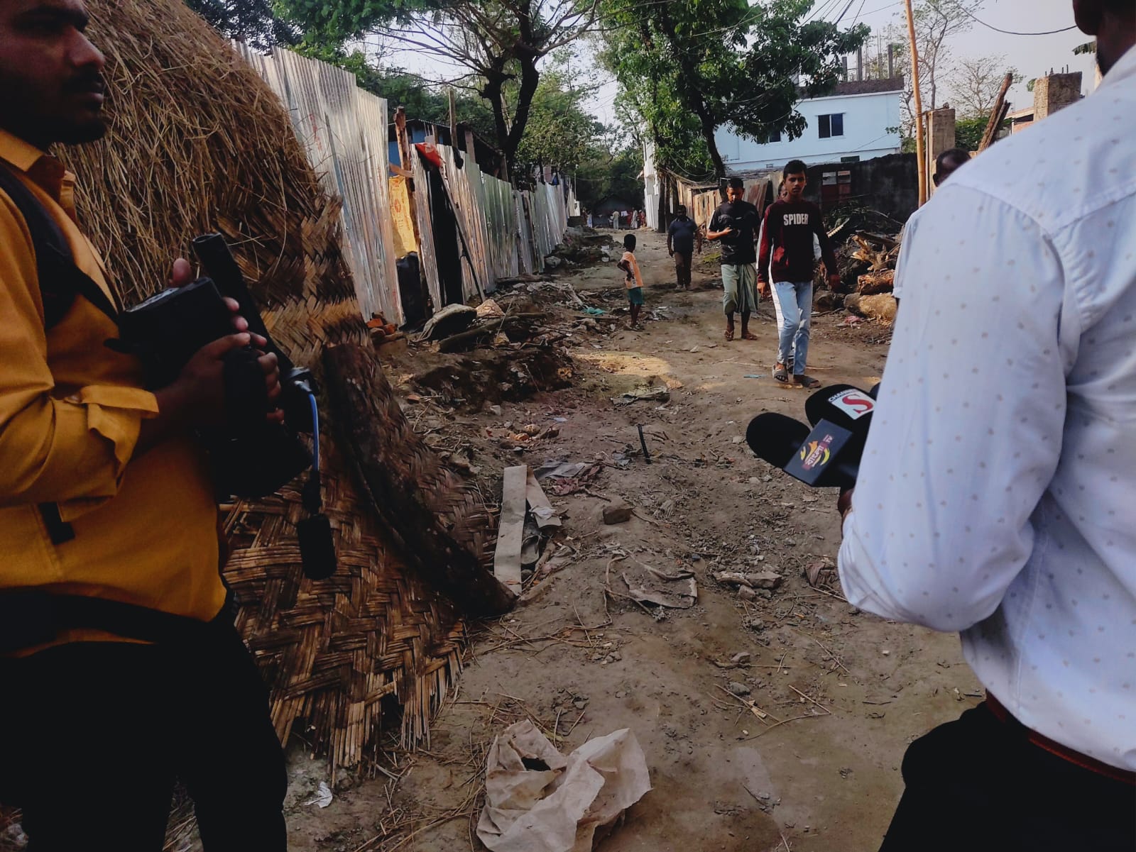 সীতাকুণ্ডে হাম্মাদীয়া মসজিদের পাশে রাস্তা নির্মাণ নিয়ে অপপ্রচার