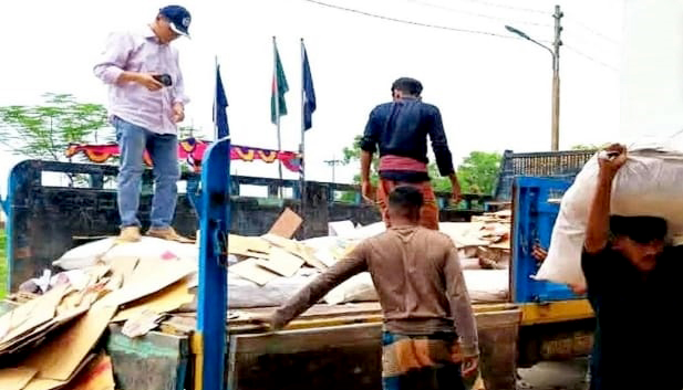 ‎শায়েস্তাগঞ্জে ৩৫ বস্তা অবৈধ ভারতীয় ফুসকা জব্দ, আটক ৪